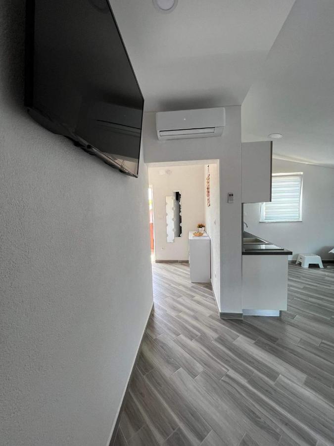 Apartment ˝Soleil˝ Vir Buitenkant foto