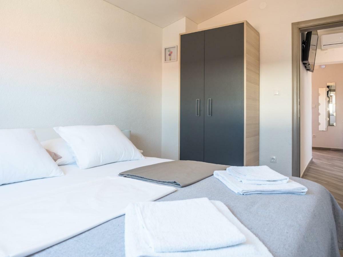 Apartment ˝Soleil˝ Vir Buitenkant foto