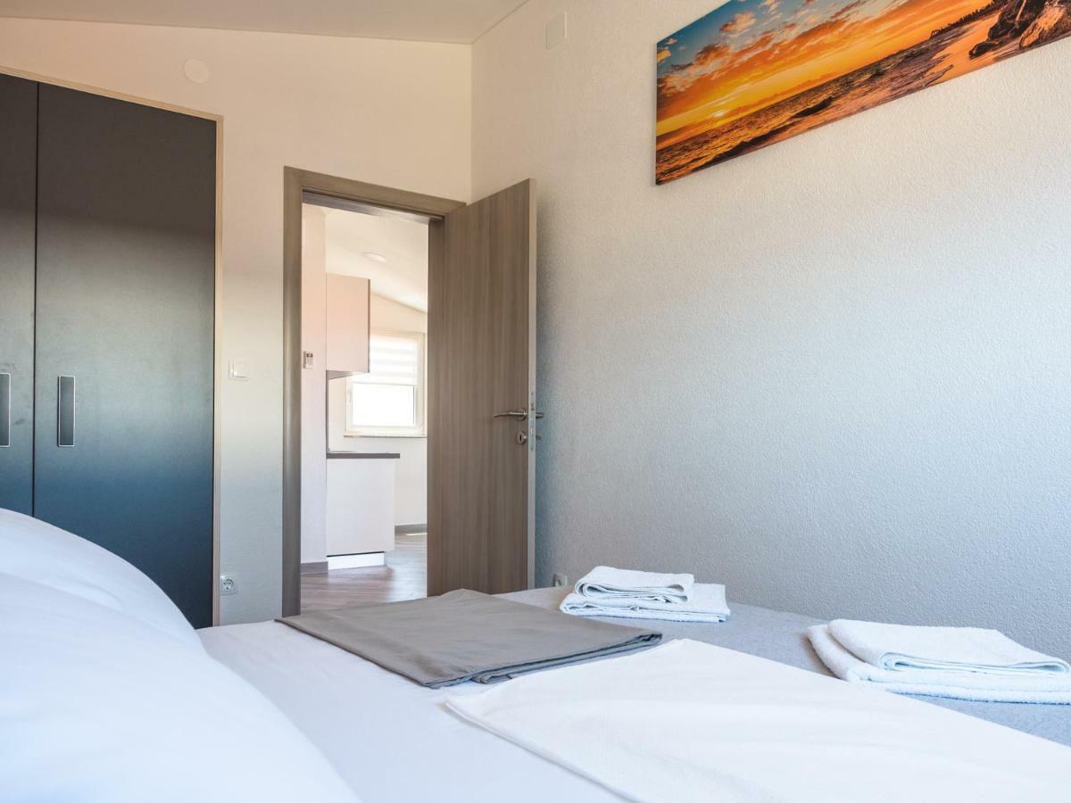 Apartment ˝Soleil˝ Vir Buitenkant foto