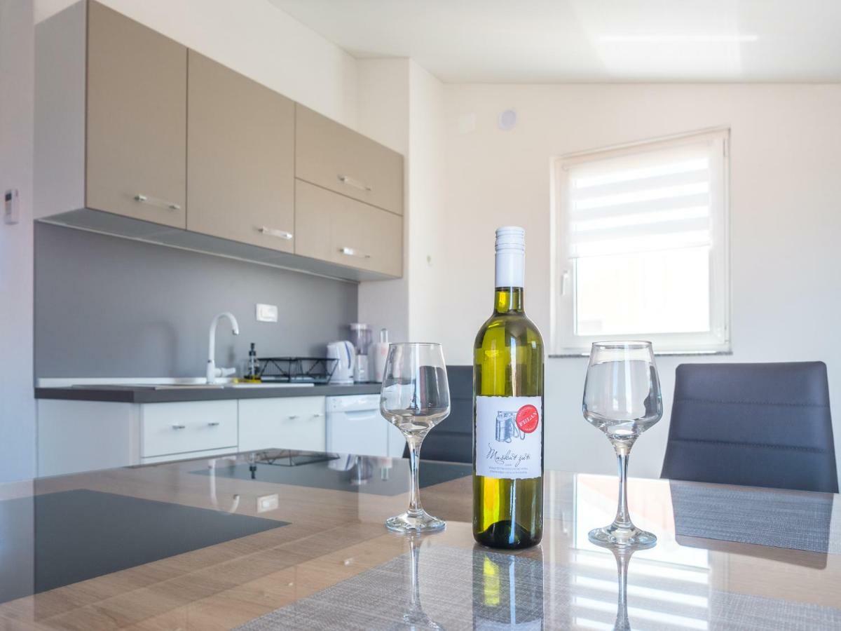 Apartment ˝Soleil˝ Vir Buitenkant foto