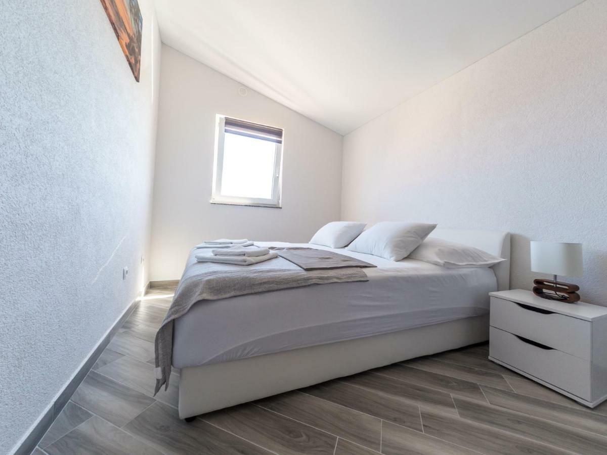 Apartment ˝Soleil˝ Vir Buitenkant foto