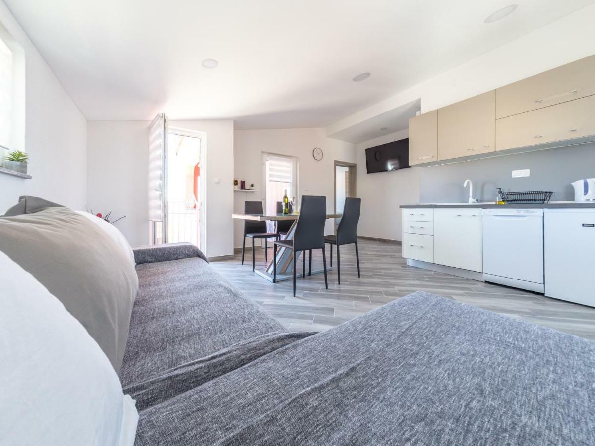 Apartment ˝Soleil˝ Vir Buitenkant foto