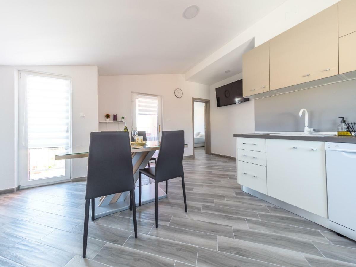 Apartment ˝Soleil˝ Vir Buitenkant foto